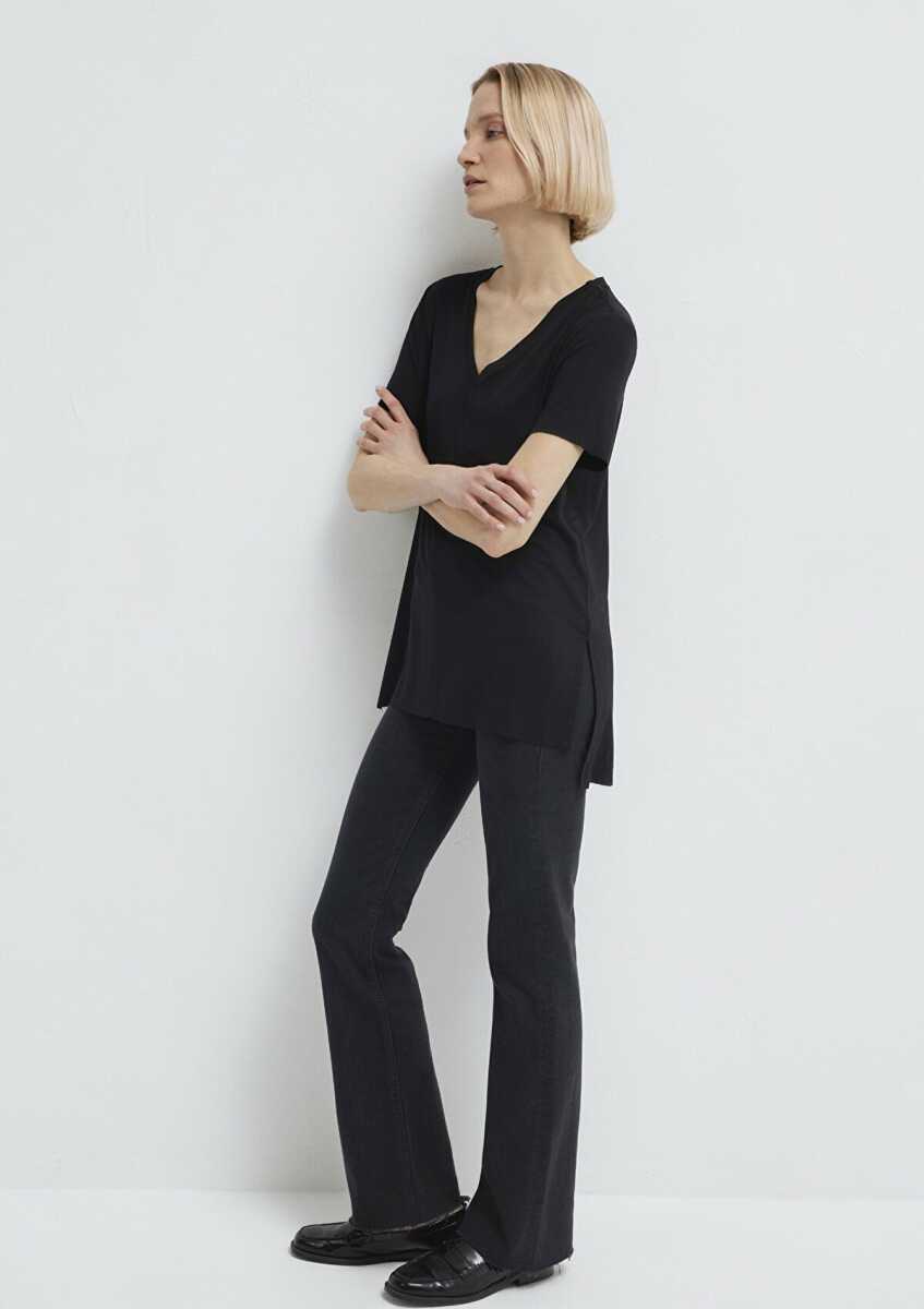 Mavi Basıc V Yaka Siyah Kadın Tişört 166775-900 - Mavi