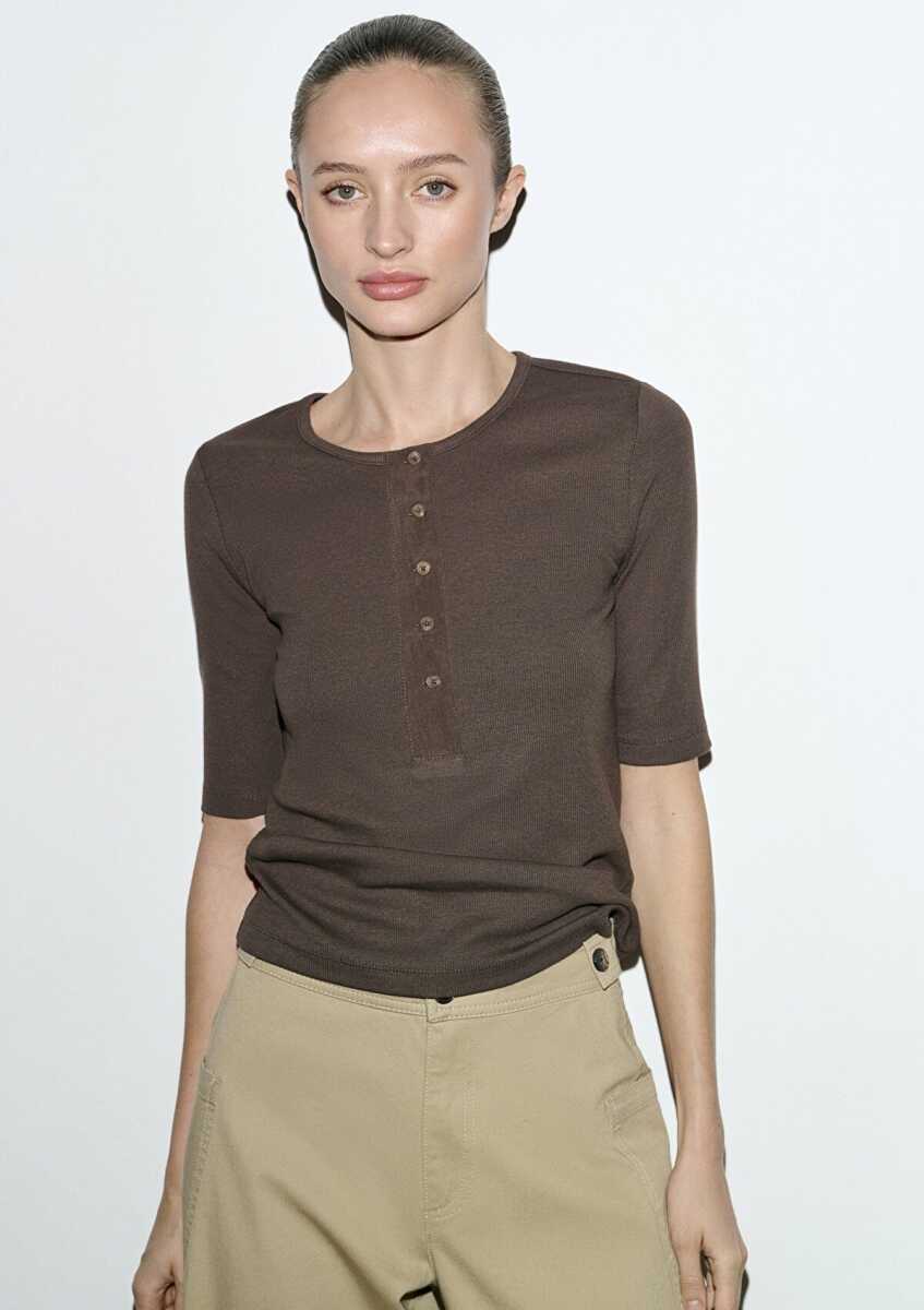 Mavi Düğme Detaylı Kahverengi Triko Kadın Tişört 1613852-71603