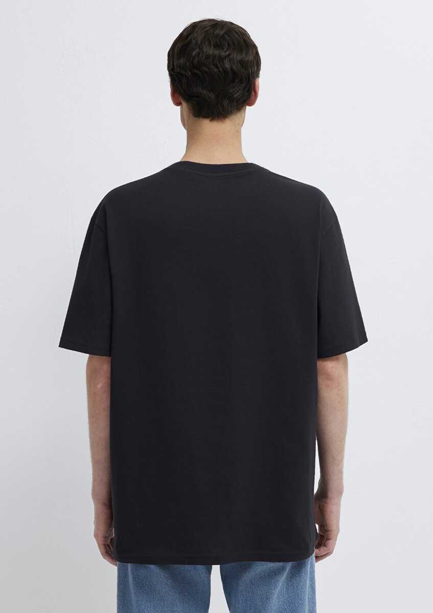 Mavi İşaret Levhası Baskılı Siyah Loose Fit Erkek Tişört 0613391-900 - 5
