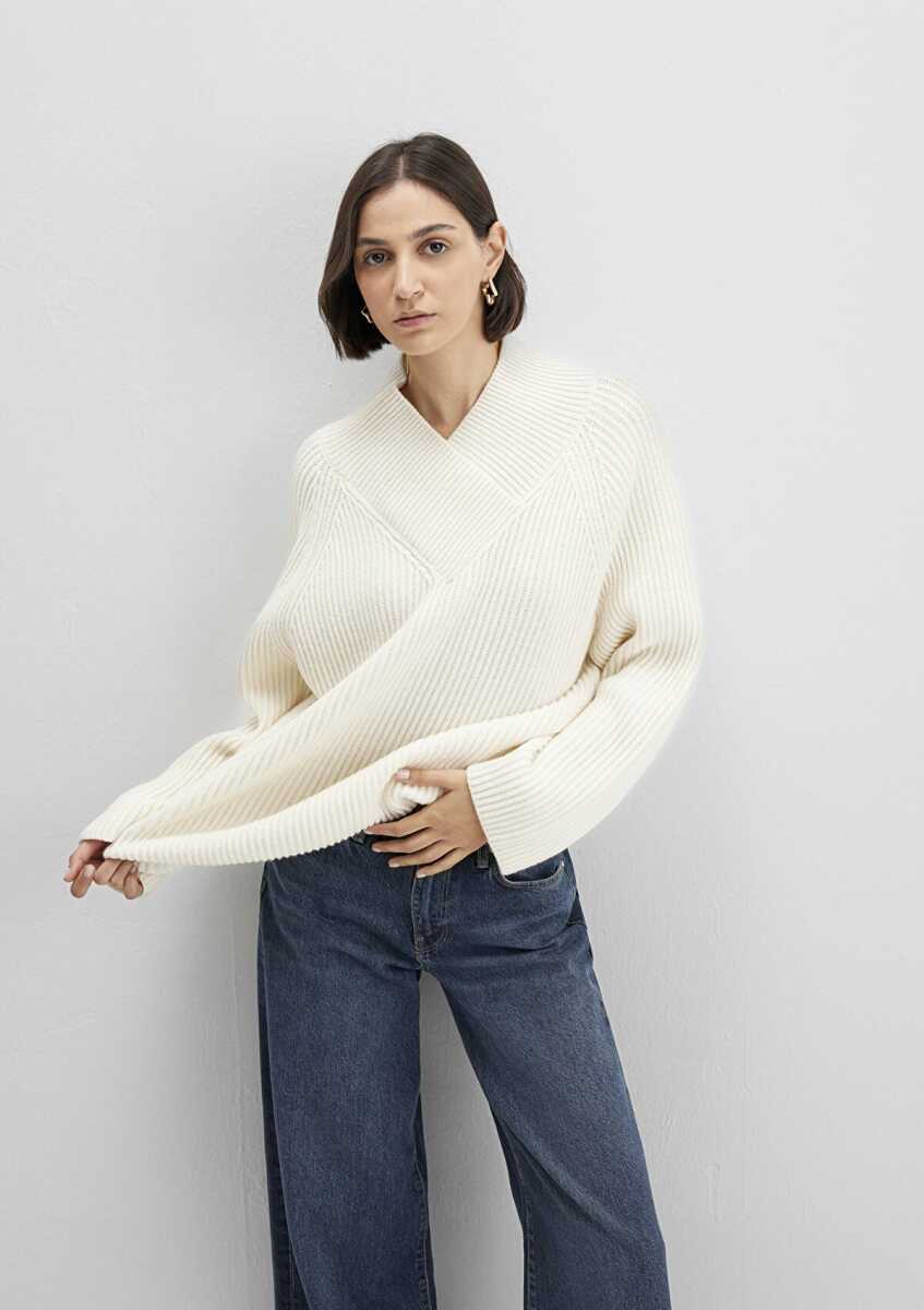 Mavi V Yaka Ekru Kadın Kazak 1710829-70057 - Mavi