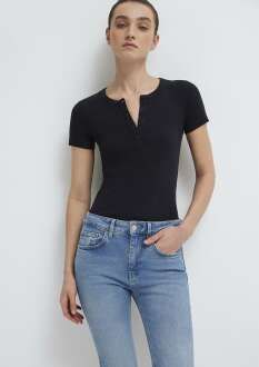 Mavi Yarı Düğmeli Siyah Basic Kadın Tişört 1613806-900 