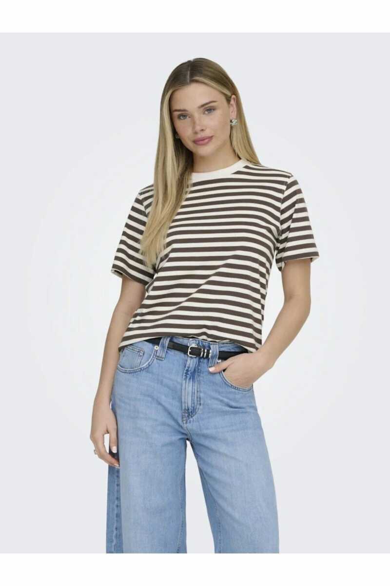 Only Lıvvına Çizgili Regular Fit Kadın Tişört 15272227 (1)