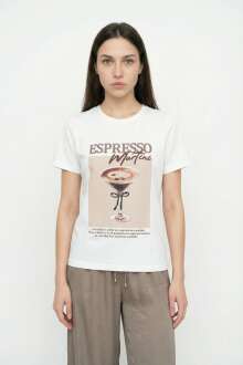 Quzu Baskı Nakış Detaylı KAdın T-shirt