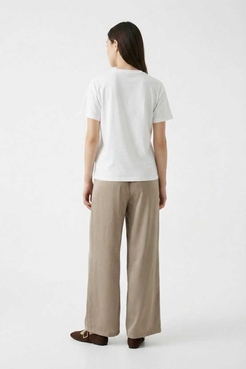 Quzu Baskı Nakış Detaylı KAdın T-shirt - 5