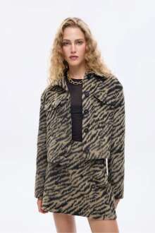 Quzu Desenli Kadın Crop Ceket 