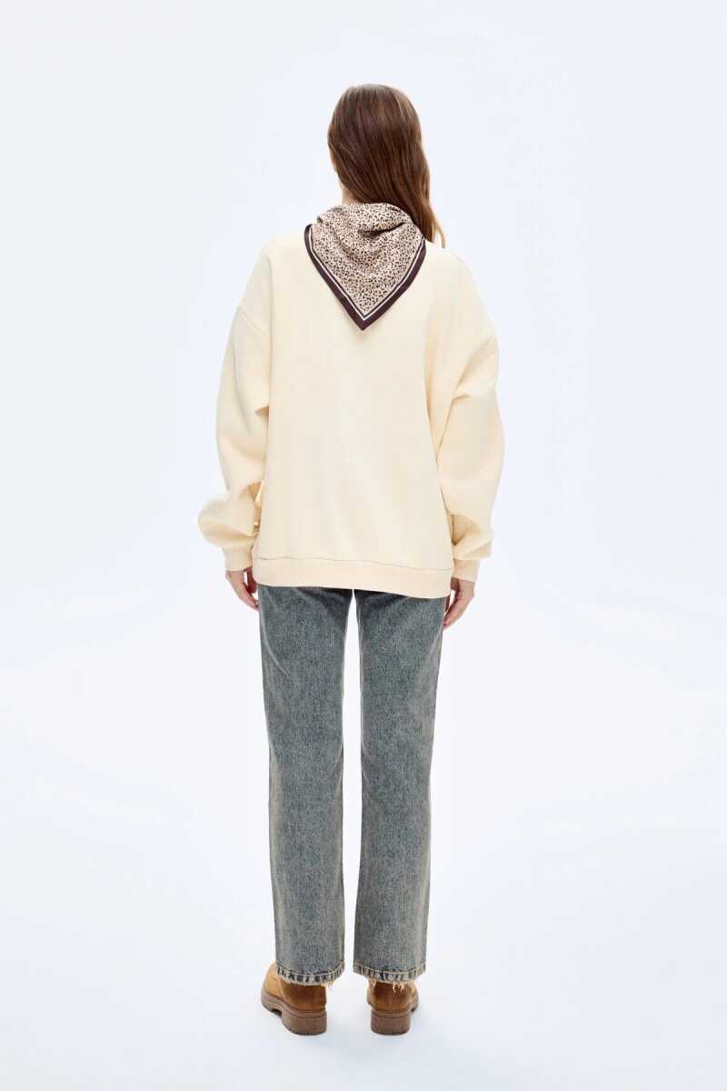 Quzu Fular ve Nakış Detaylı Kadın Sweatshirt - 5