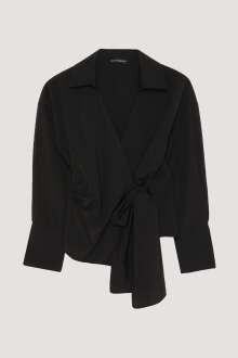 Quzu Önü Bağlama Detaylı Bluz 