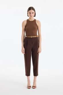 Quzu Yüksek Bel Kemerli Pensli Kadın Pantolon 