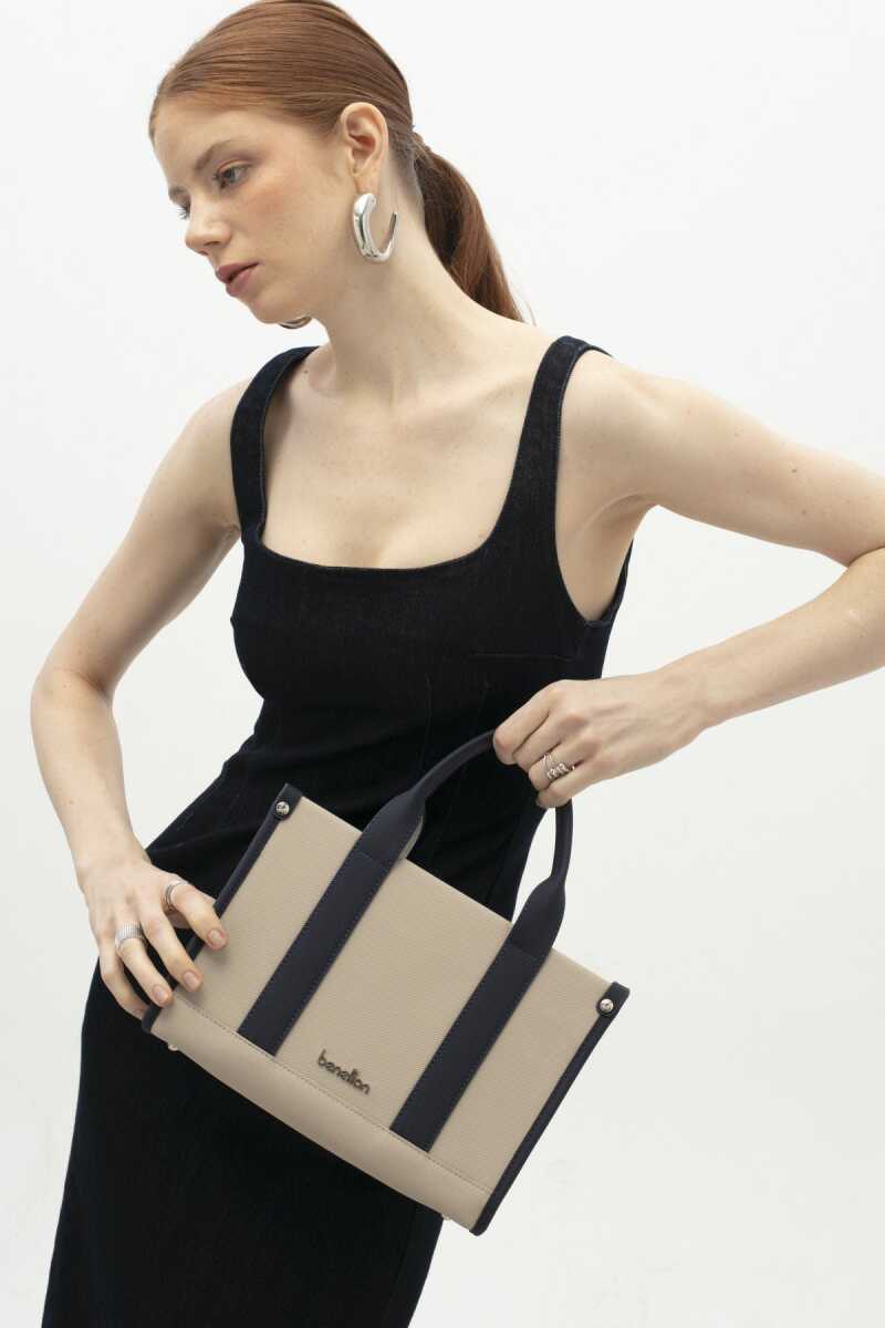 United Colors Of Benetton Kadın Kol Çantası BNT_1834 (1)