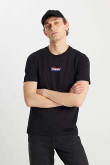 Wrangler Regular Fit Small Logo Erkek T-shirt W2510527001 